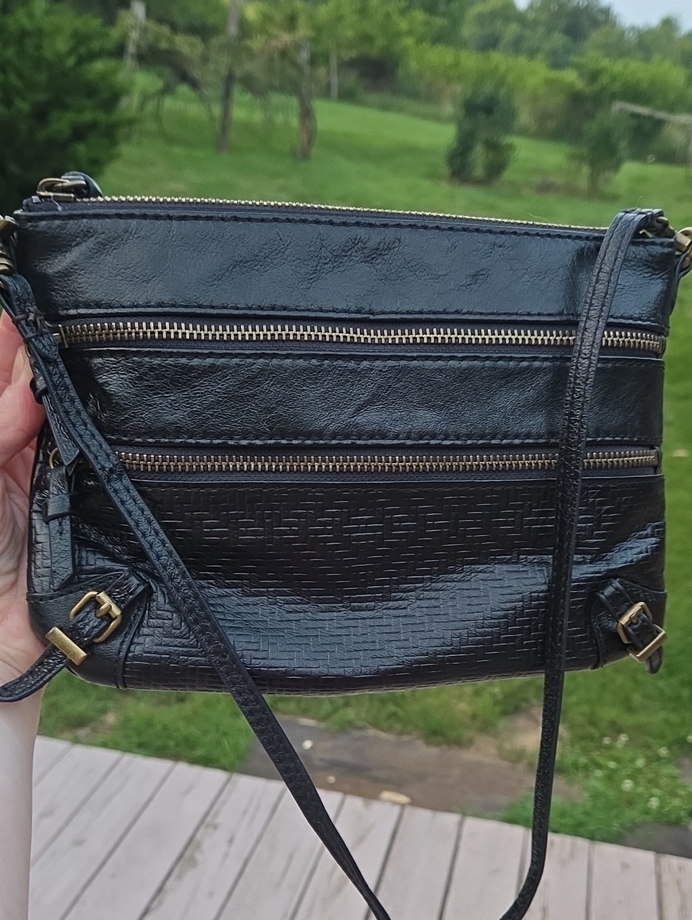 Sak Leather Shoulderbag With Woven Leather Detail. Estimated Retail $150 GUC